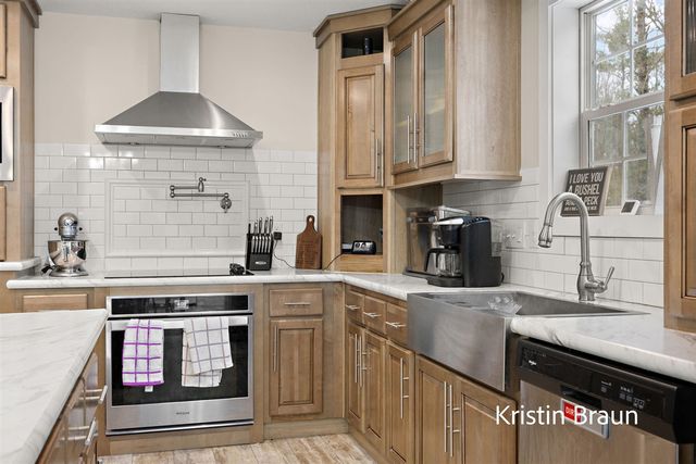 3023 Angelwood Drive, Muskegon, MI 49445