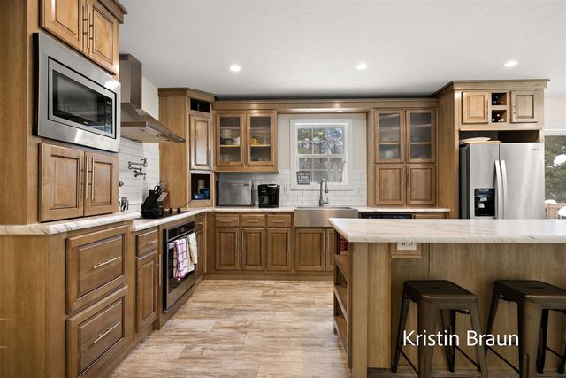 3023 Angelwood Drive, Muskegon, MI 49445