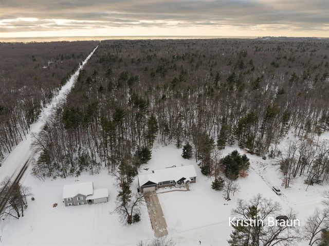 3023 Angelwood Drive, Muskegon, MI 49445