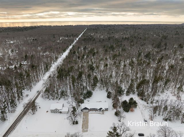 3023 Angelwood Drive, Muskegon, MI 49445