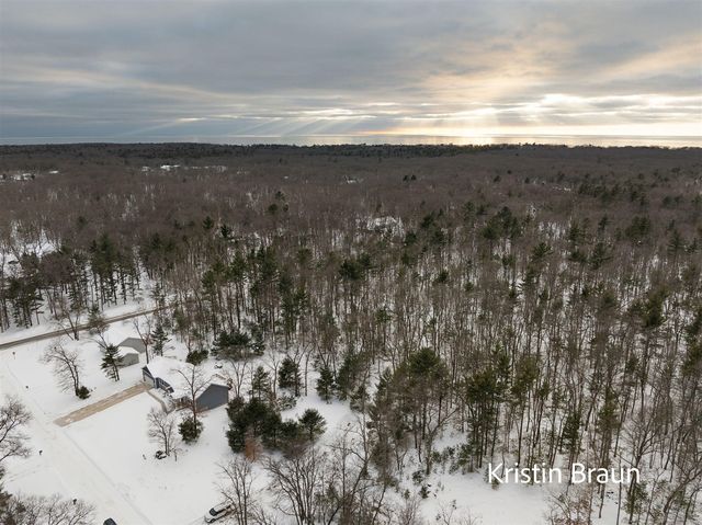 3023 Angelwood Drive, Muskegon, MI 49445