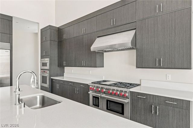 10865 Agate Cliffs Avenue, Las Vegas, NV 89135