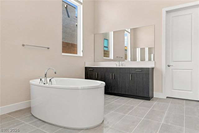 10865 Agate Cliffs Avenue, Las Vegas, NV 89135