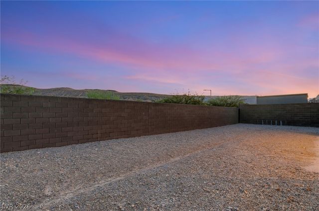 10865 Agate Cliffs Avenue, Las Vegas, NV 89135