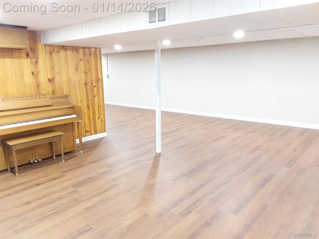 1329 Windham Street, Westland, MI 48186