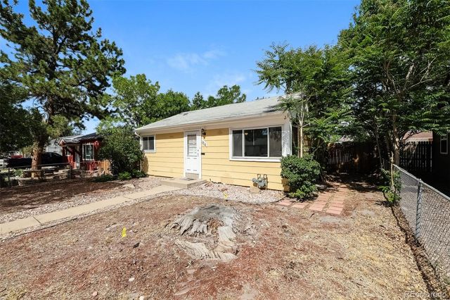 1616 Newark Street, Aurora, CO 80010