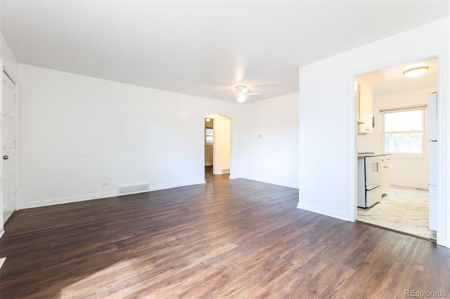 1616 Newark Street, Aurora, CO 80010