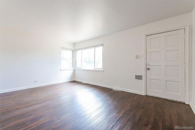 1616 Newark Street, Aurora, CO 80010