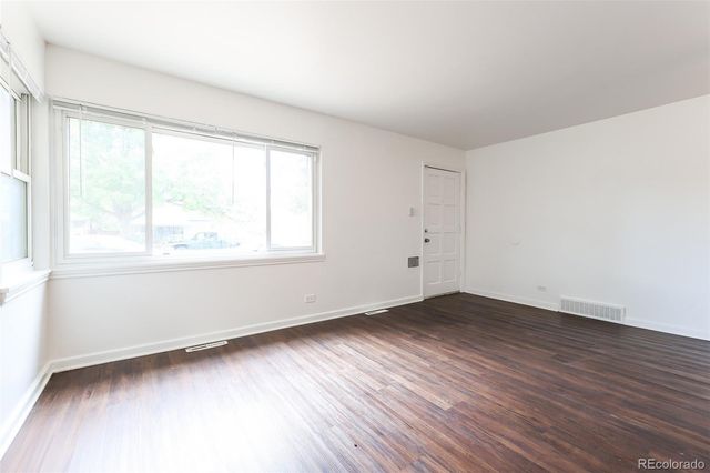 1616 Newark Street, Aurora, CO 80010