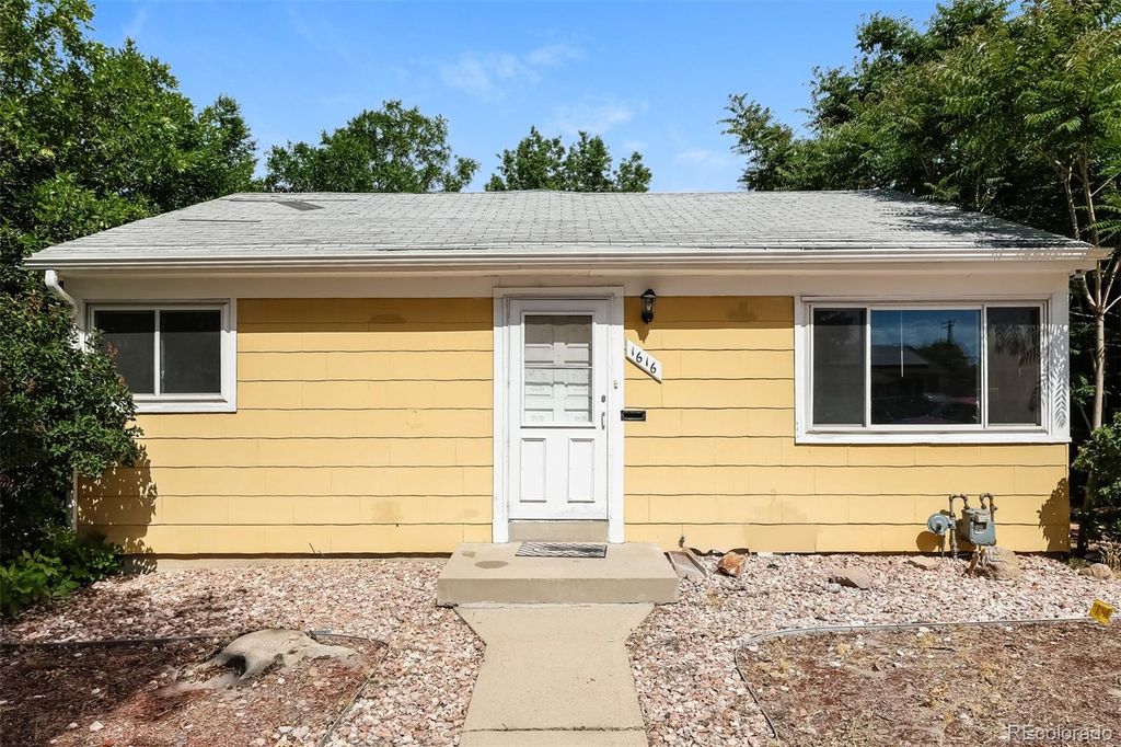 1616 Newark Street, Aurora, CO 80010