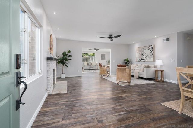 11489 Almazon St, Rancho Penasquitos, CA 92129