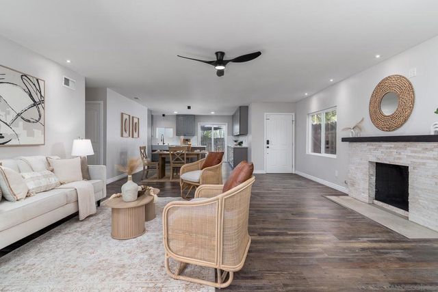11489 Almazon St, Rancho Penasquitos, CA 92129
