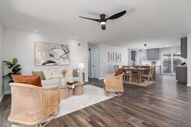 11489 Almazon St, Rancho Penasquitos, CA 92129