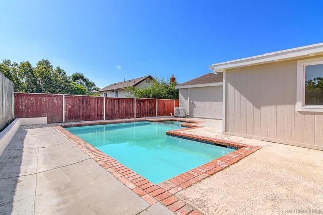 11489 Almazon St, Rancho Penasquitos, CA 92129
