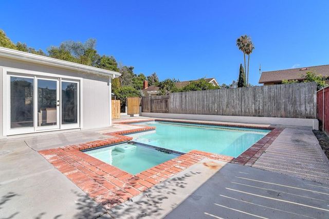 11489 Almazon St, Rancho Penasquitos, CA 92129