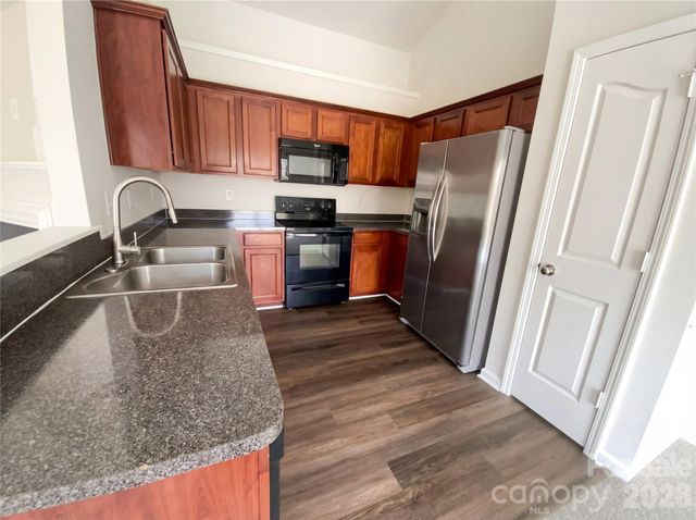 3727 Pimilico Trace Lane, Charlotte, NC 28216