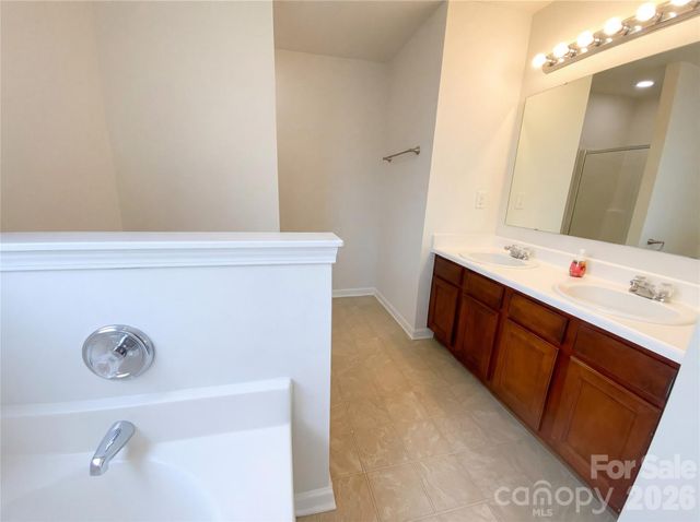 3727 Pimilico Trace Lane, Charlotte, NC 28216