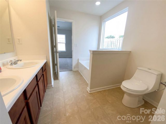 3727 Pimilico Trace Lane, Charlotte, NC 28216