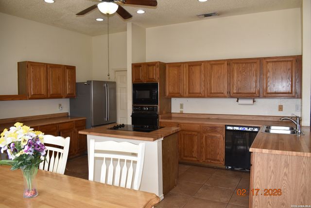 7026 Hickory Ridge, Converse, TX 78109