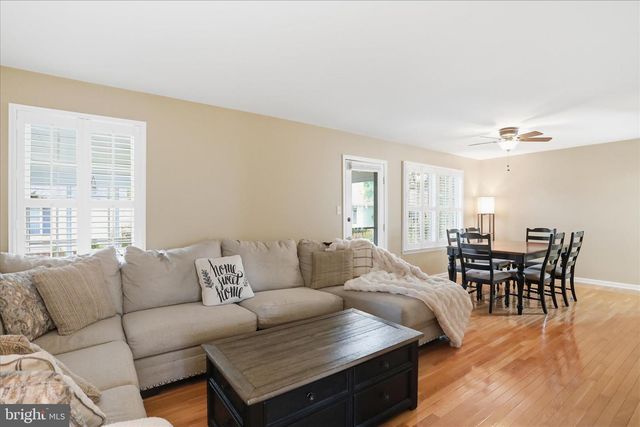 96 PHOENIX LN, Falling Waters, WV 25419