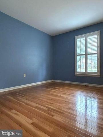 96 PHOENIX LN, Falling Waters, WV 25419