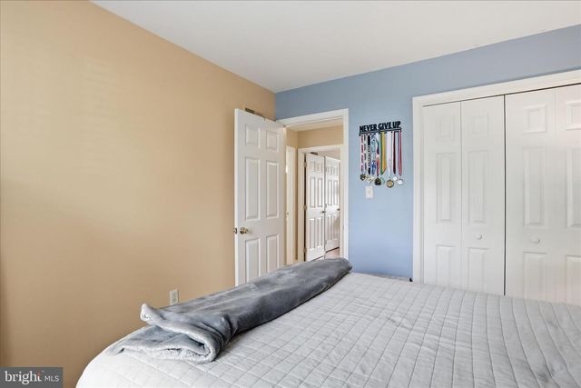 96 PHOENIX LN, Falling Waters, WV 25419