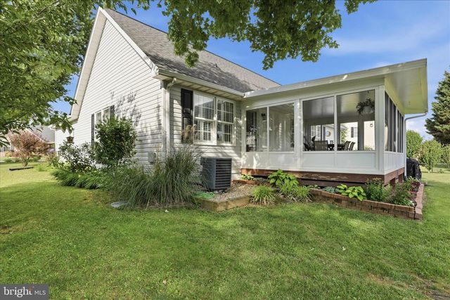 96 PHOENIX LN, Falling Waters, WV 25419