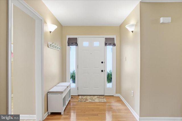 96 PHOENIX LN, Falling Waters, WV 25419