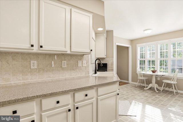 96 PHOENIX LN, Falling Waters, WV 25419
