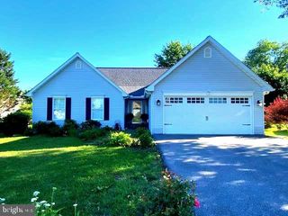 96 PHOENIX LN, Falling Waters, WV 25419