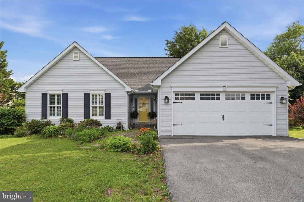 96 PHOENIX LN, Falling Waters, WV 25419