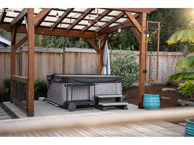 4613 Se 49TH Ave, Portland, OR 97206