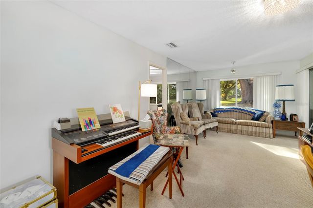 4586 MOHICAN TRAIL 147, Sarasota, FL 34233