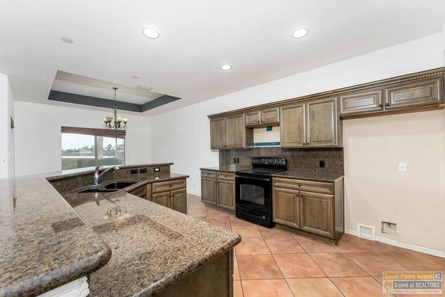 25 Hacienda Dr., Laguna Vista, TX 78578