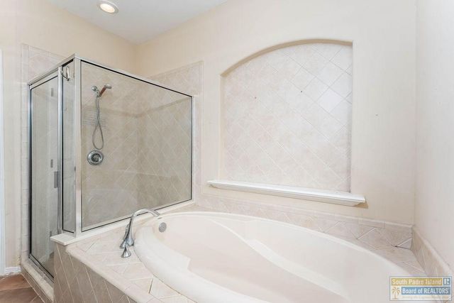 25 Hacienda Dr., Laguna Vista, TX 78578