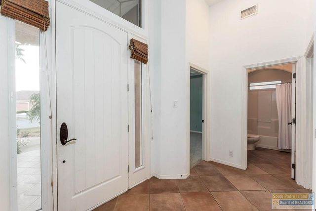 25 Hacienda Dr., Laguna Vista, TX 78578