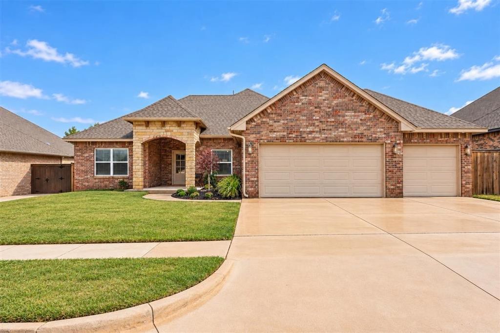 11709 NW 103rd Street, Yukon, OK 73099