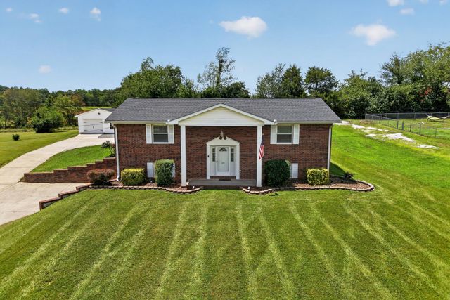 225 Westgate Dr, Baxter, TN 38544