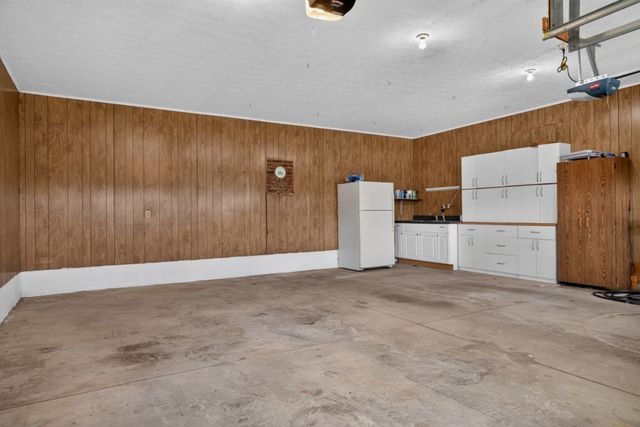 225 Westgate Dr, Baxter, TN 38544
