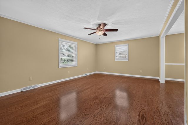 225 Westgate Dr, Baxter, TN 38544