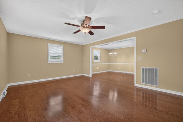 225 Westgate Dr, Baxter, TN 38544