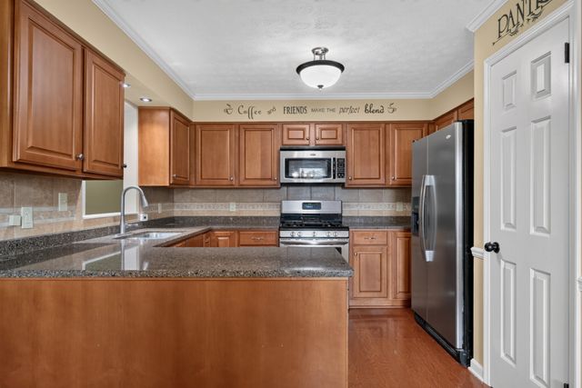 225 Westgate Dr, Baxter, TN 38544