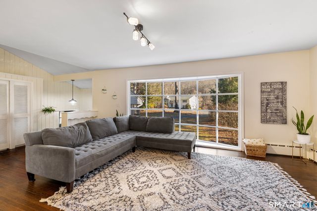 26 Forest Lane, Canton, CT 06019