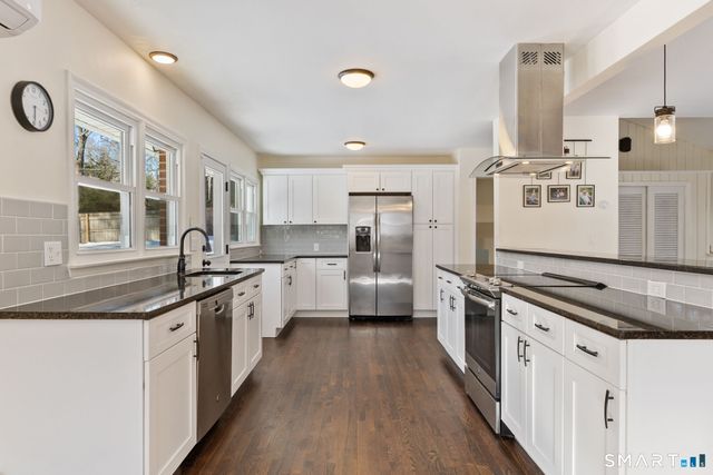 26 Forest Lane, Canton, CT 06019