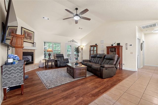 1 Webb Lane, Bella Vista, AR 72714