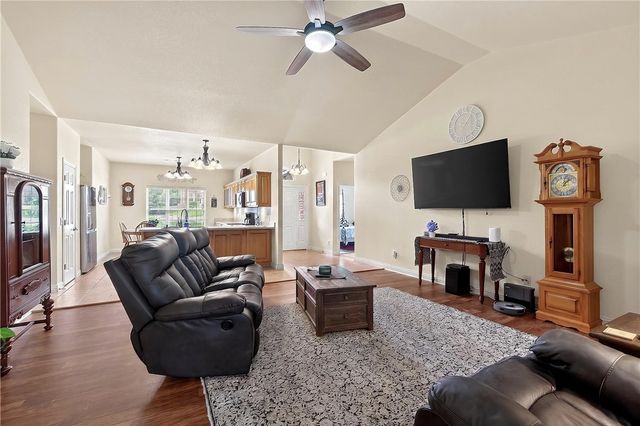 1 Webb Lane, Bella Vista, AR 72714