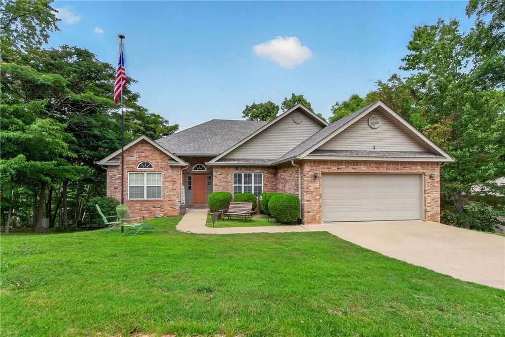 1 Webb Lane, Bella Vista, AR 72714