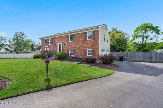 19 Midway Drive, Colonie, NY 12205