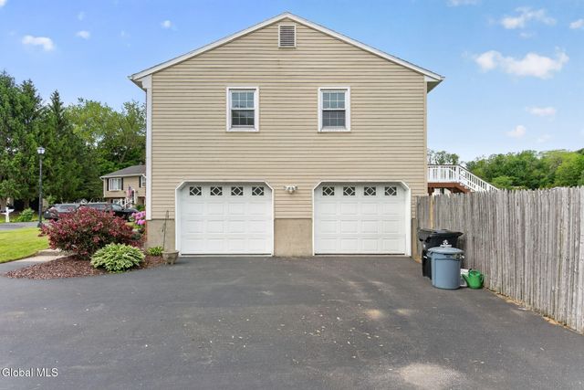 19 Midway Drive, Colonie, NY 12205