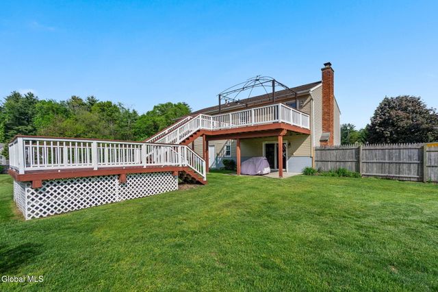 19 Midway Drive, Colonie, NY 12205
